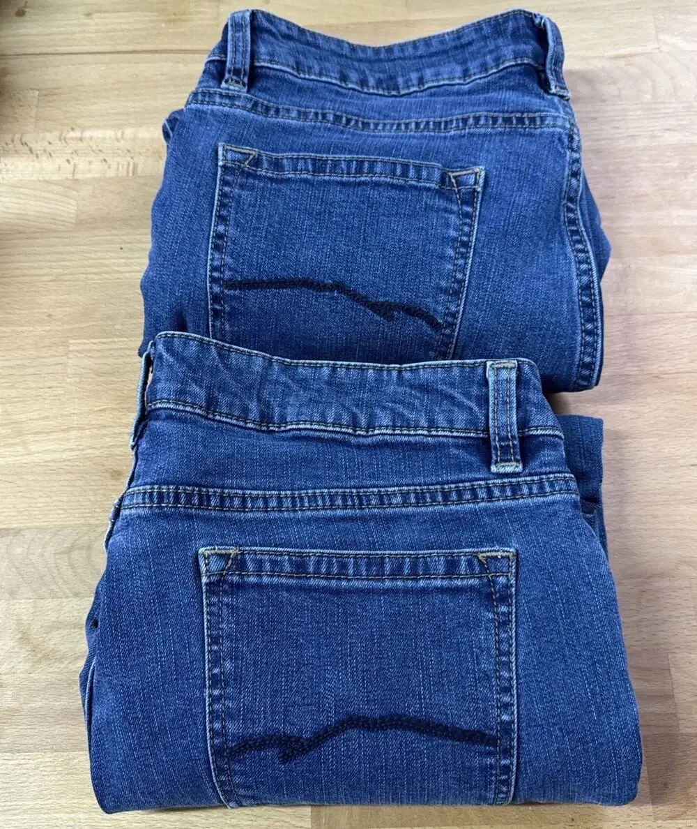 2 Blue Mountain Women's Relaxed Fit 5 Pocket Straight Leg Jeans Size 12